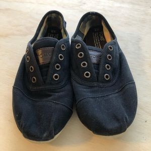 Women’s Toms laceless slip on shoes